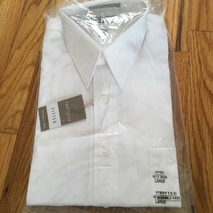 Men’s Van Heusen fitted dress shirt
